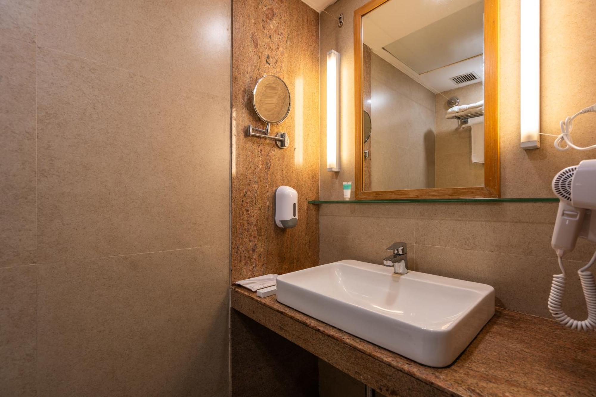 Gcc North Side Hotel Mira-Bhayandar Buitenkant foto