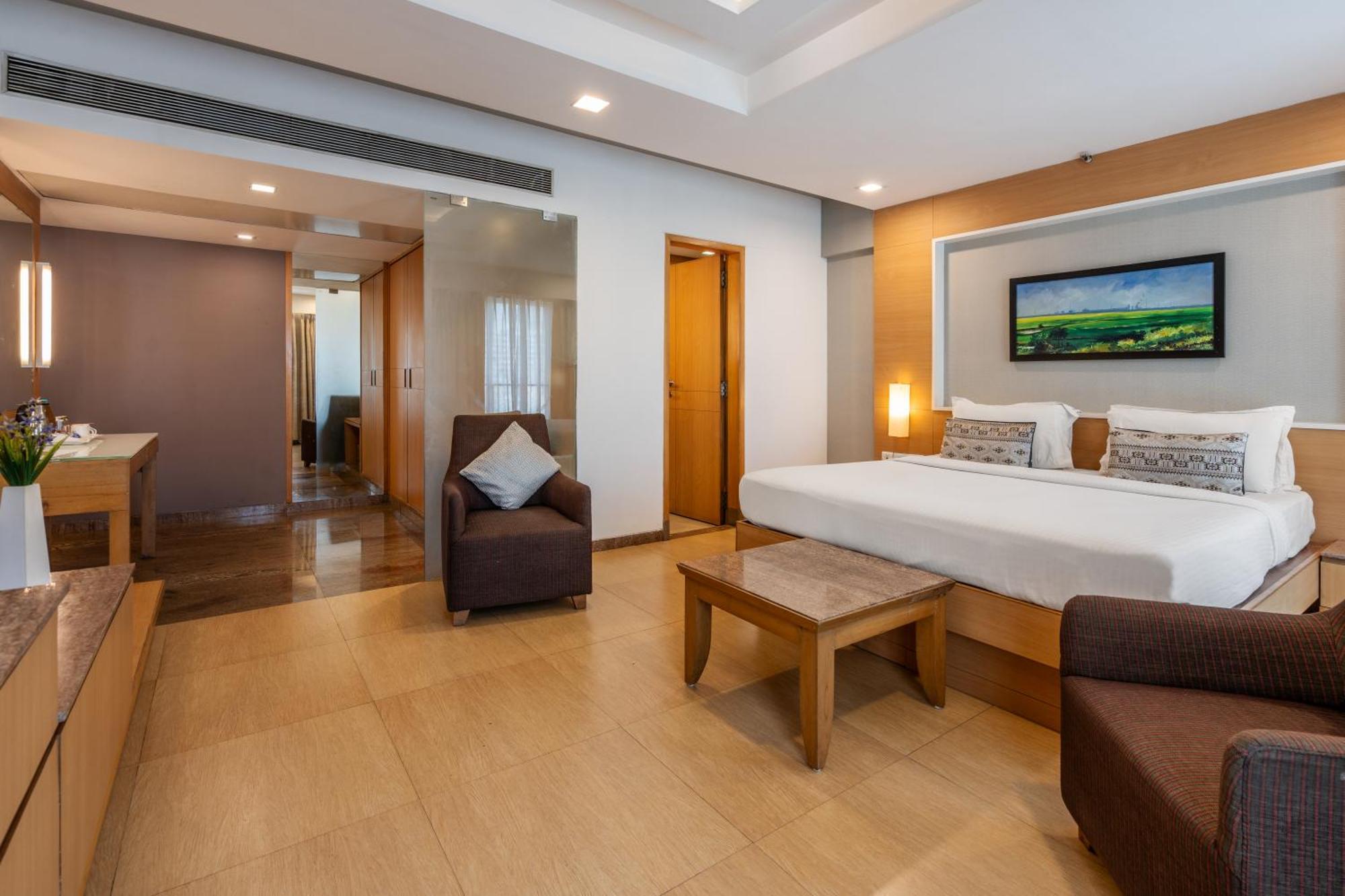 Gcc North Side Hotel Mira-Bhayandar Buitenkant foto
